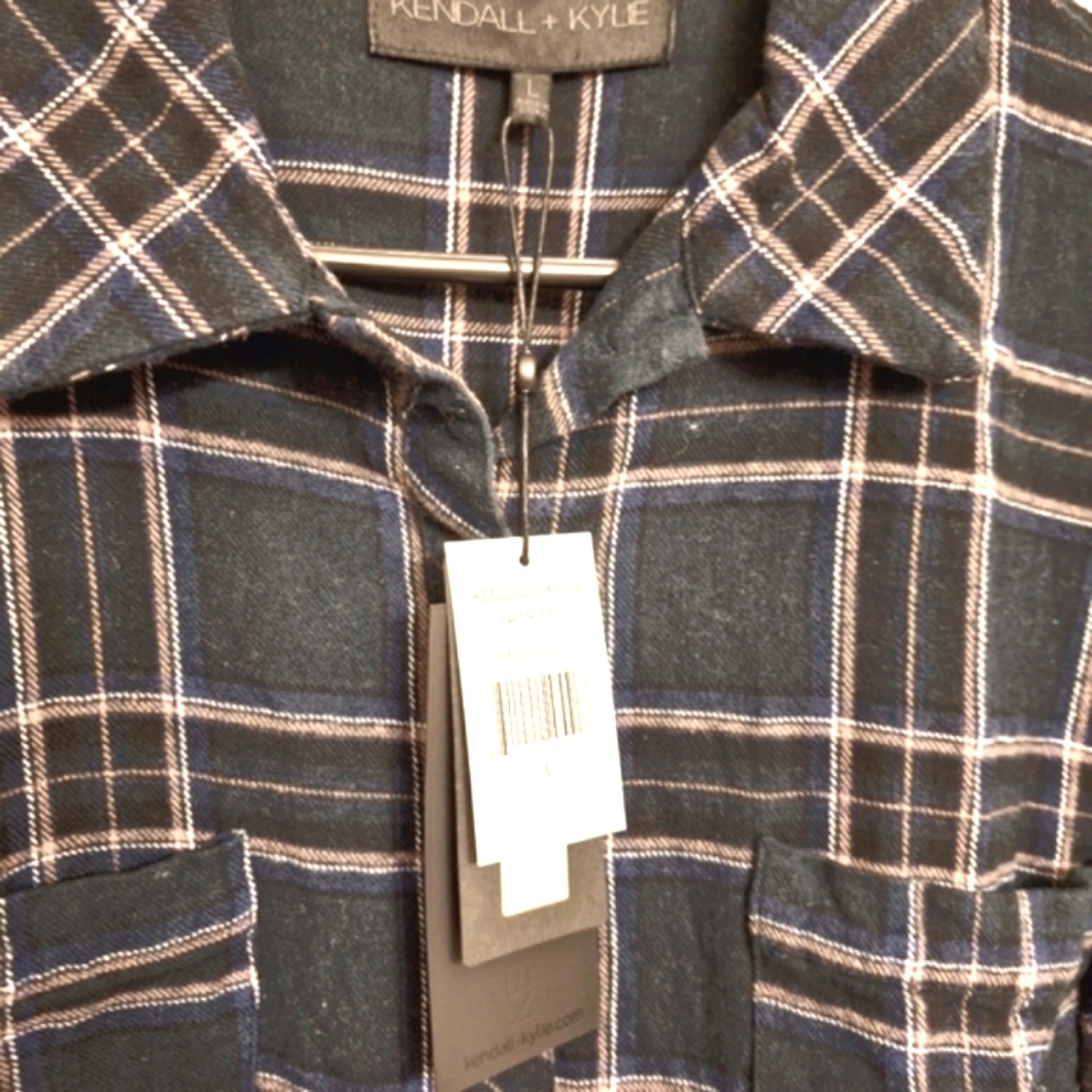 ❤️Kendall + Kylie NEW Women's SZ Large Flannel Top Shacket Ombre Fringe NWT - Picture 2 of 10